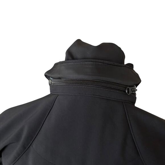 The North Face Black Ski Jacket for Ultimate Winter Performance - Picture 6 of 16